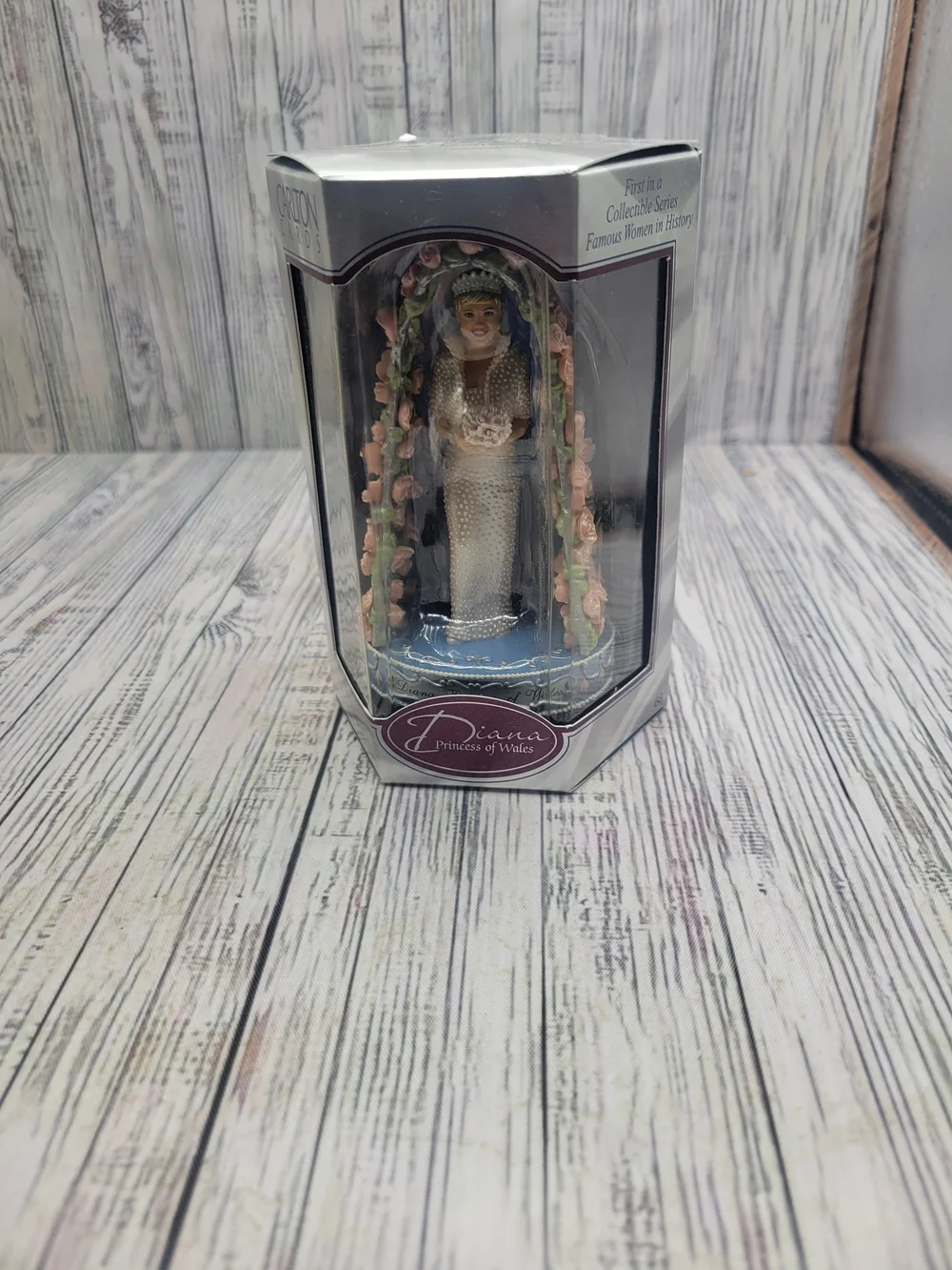 Diana Princess of Wales Collectible Figure Christmas Ornament. New In Box